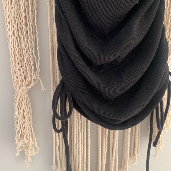 Lulus Mini - Picture 2 of 2